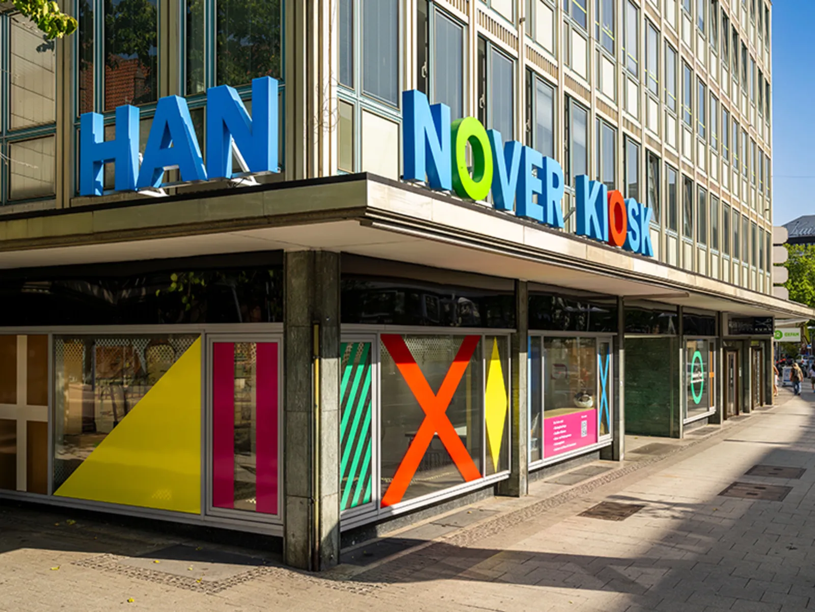 Hannover Kiosk, Karmarschstra&szlig;e 40, Schaufenster Au&szlig;enansicht am Tag