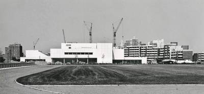 Die IGS Roderbruch kurz vor der Fertigstellung, 1973.