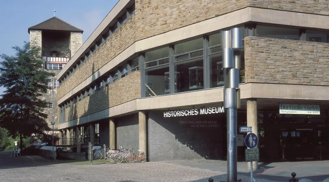 Historisches Museum, Am hohen Ufer, Eingang Burgstraße