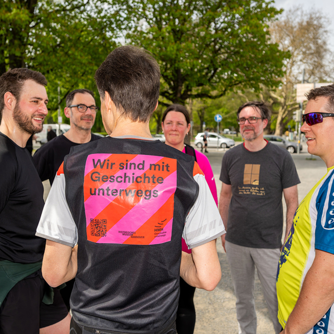 Gruppe mit Teilnehmenden an der Joggingführung