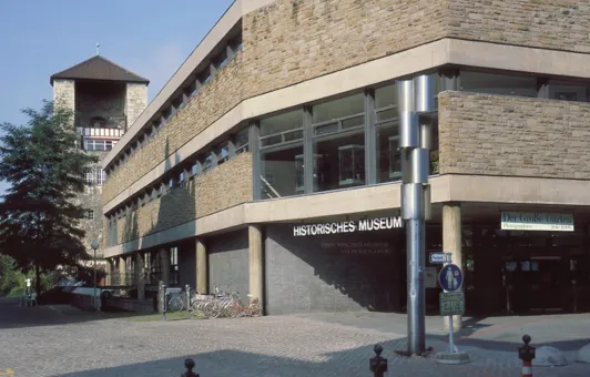 Historisches Museum, Am hohen Ufer, Eingang Burgstraße