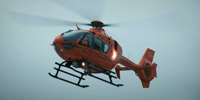 Fliegender Rettungshubschrauber